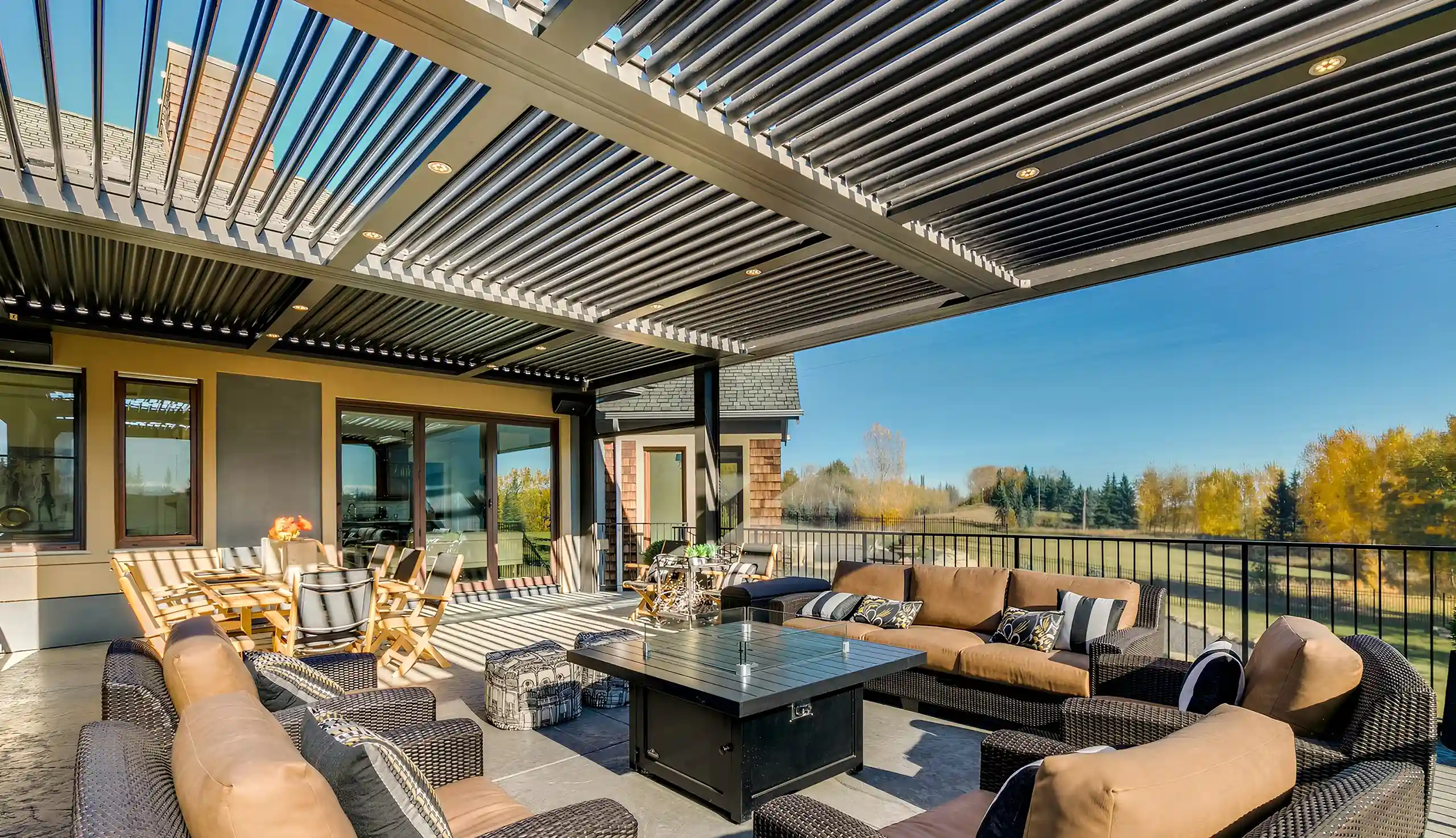 Photo of an expansive StruXure pergola.