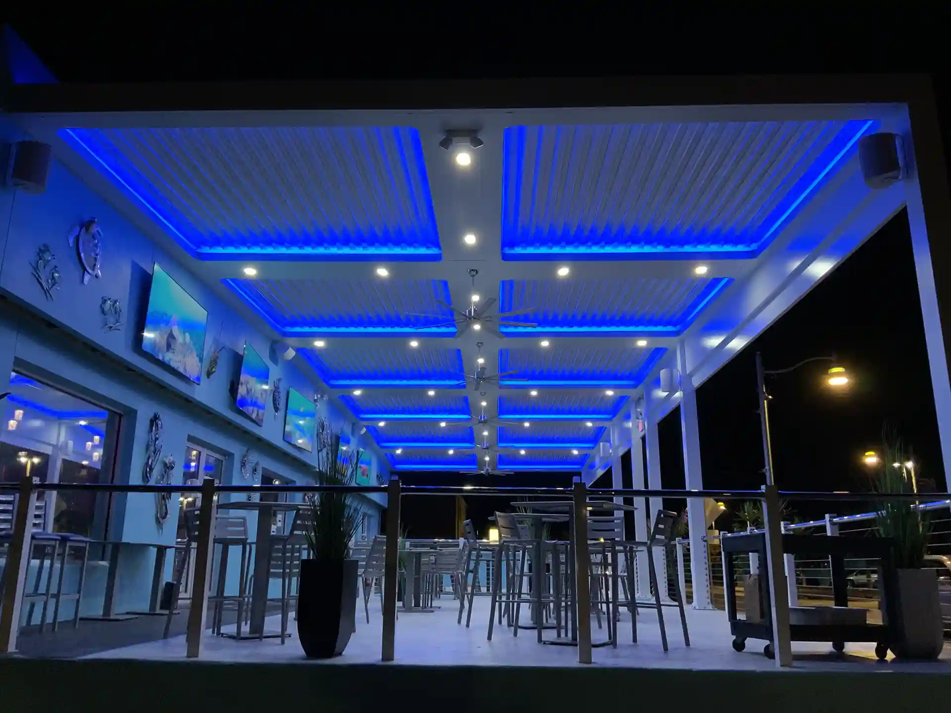 Photo of an outdoor dining room and drinking area.